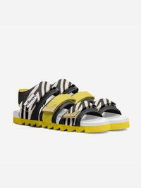 comfortable everyday sneakers breathable casual footwear