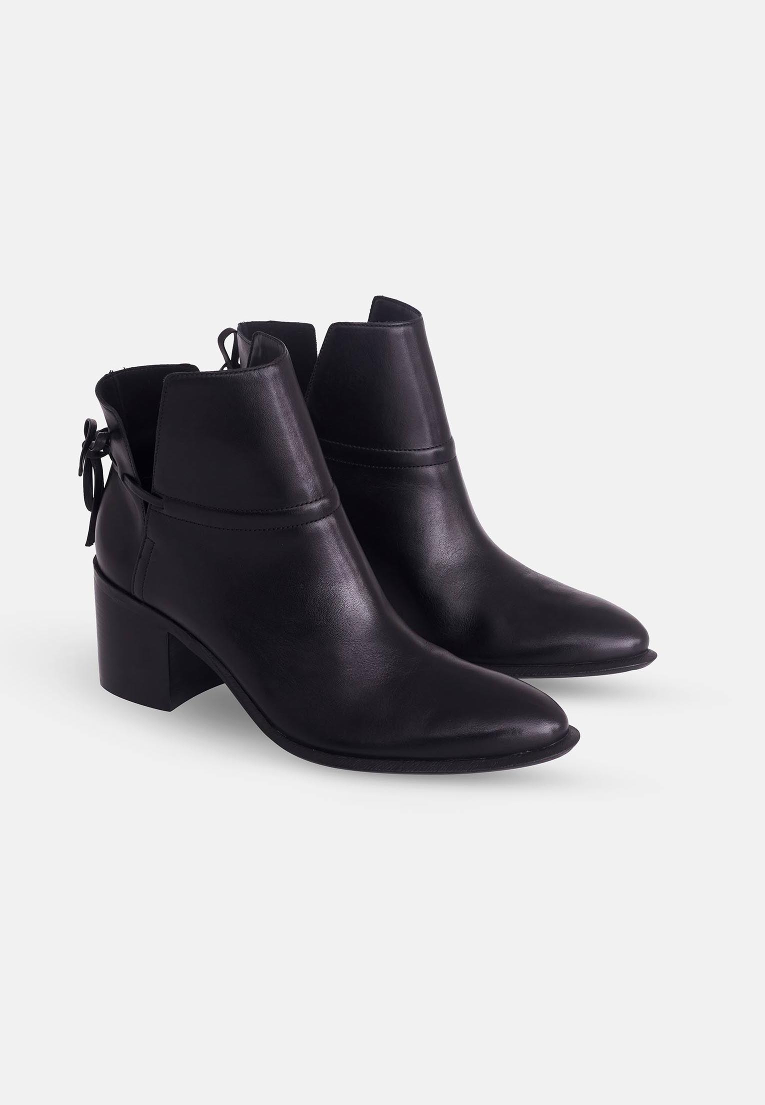 Women’s Block Heel Booties